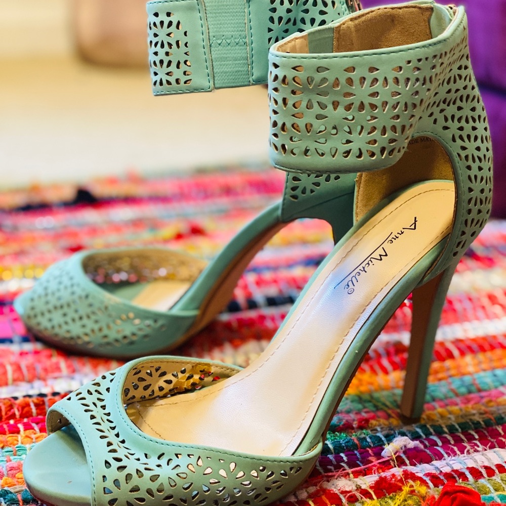 ANNE MICHELLE Mint HEELS